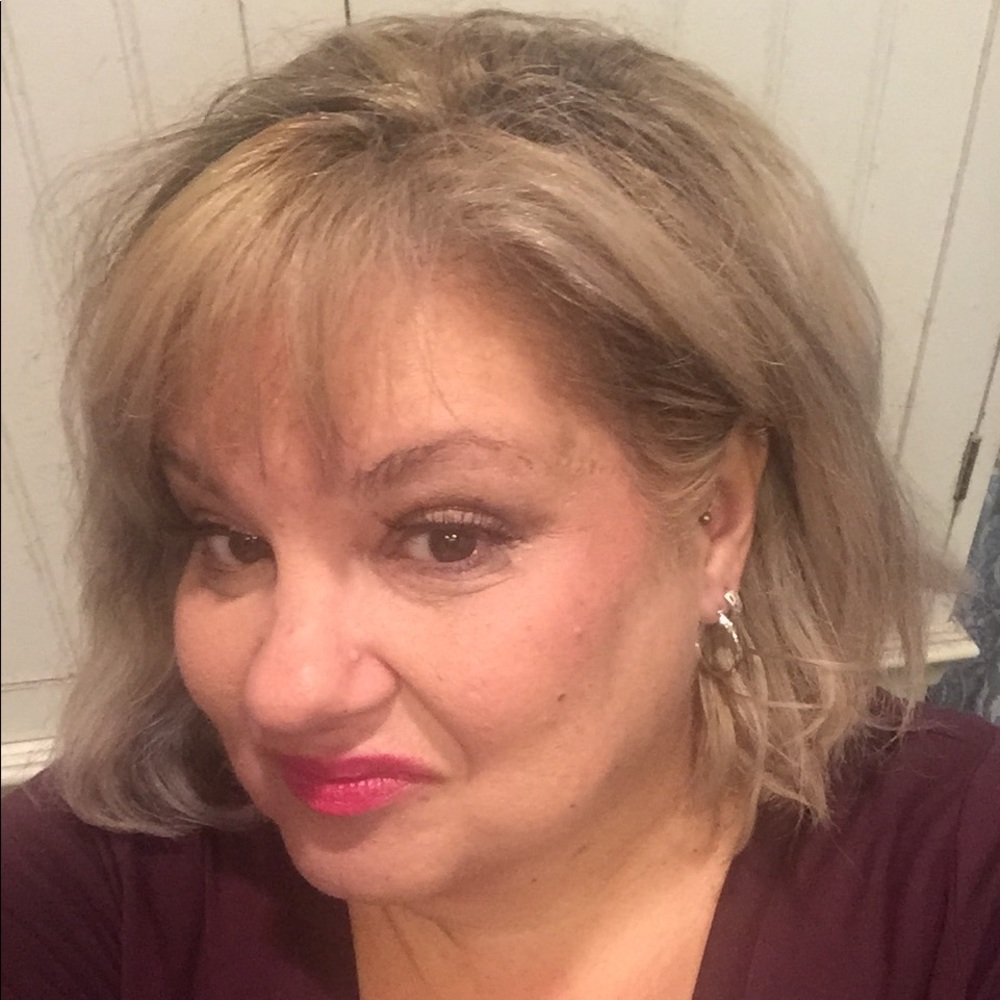 Meet your Posher, Debra